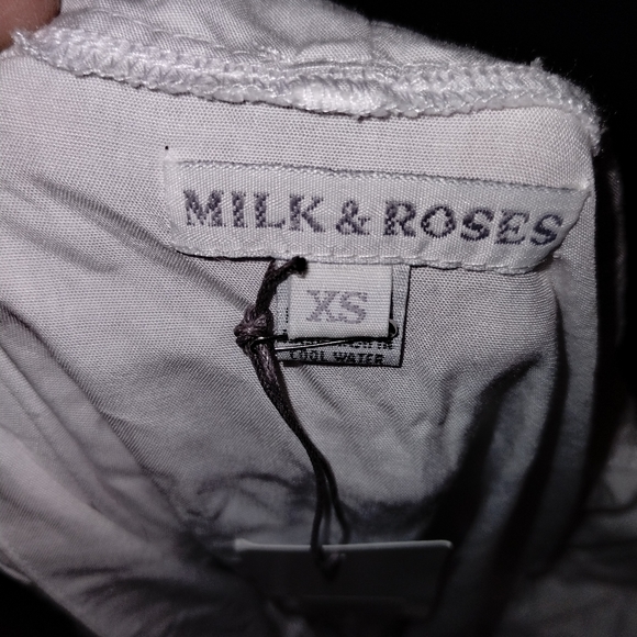 Milk and Roses white Tamara dress, v neck 3/4 sleeves size xs nes - Picture 5 of 8